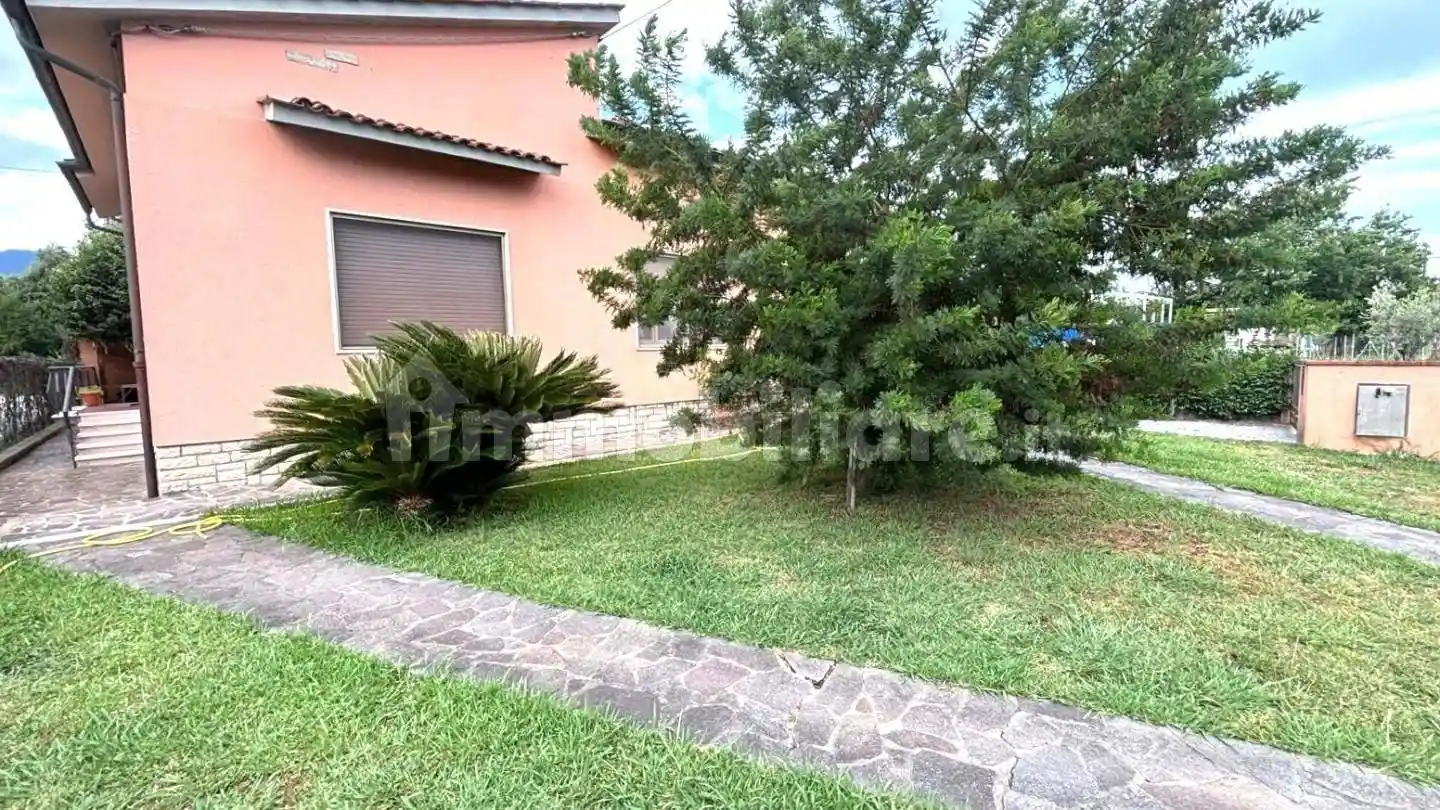 Villa in vendita a Capannori