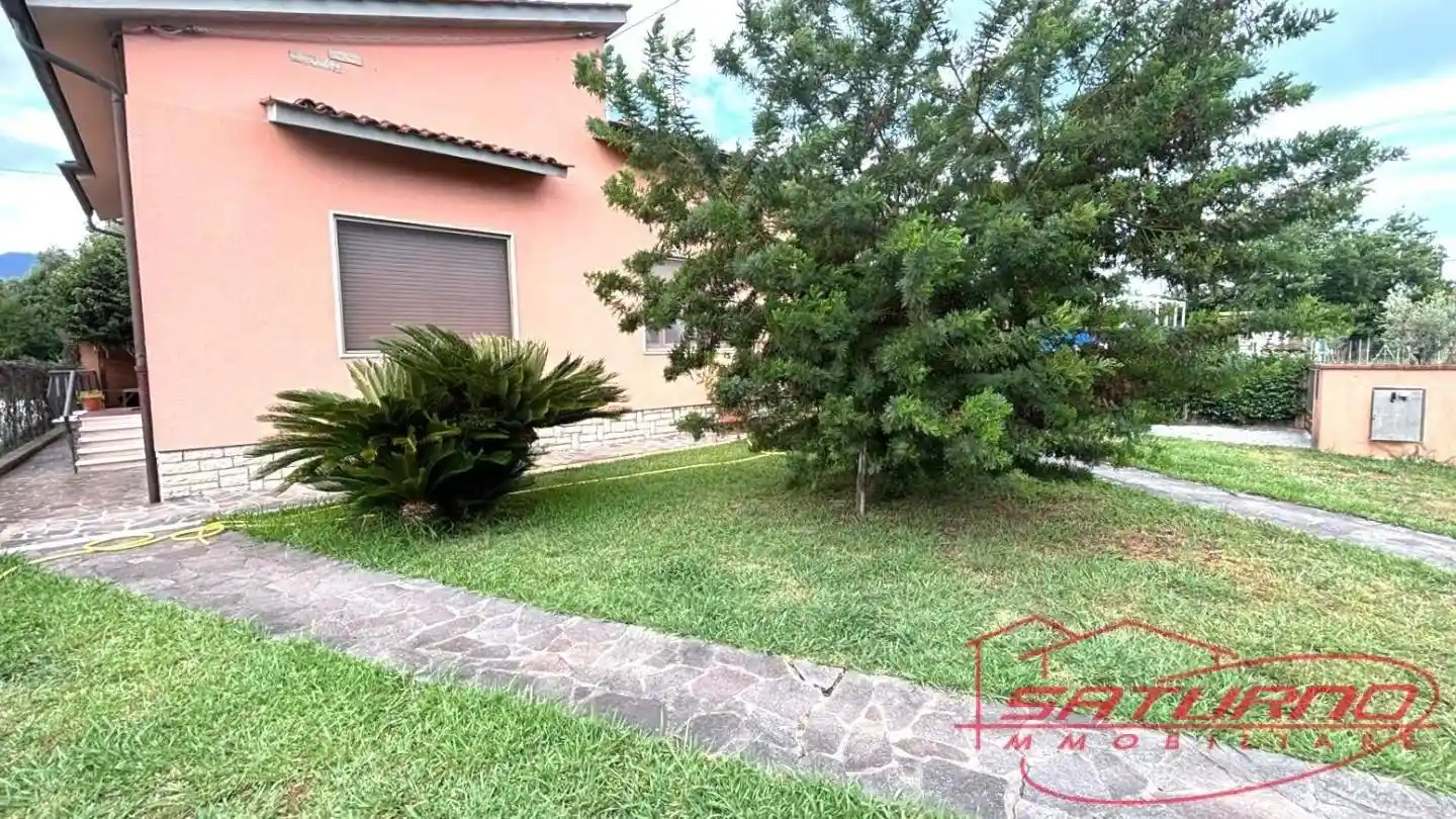 Villa in vendita a Capannori