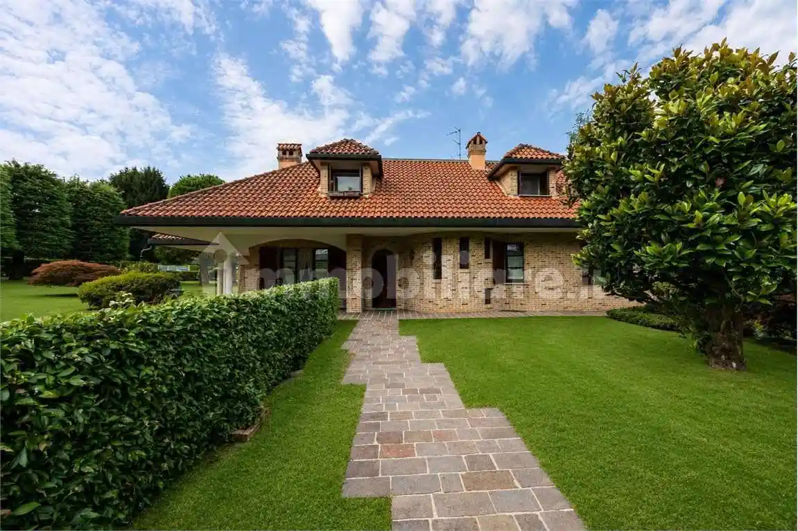 Villa in vendita a Guanzate