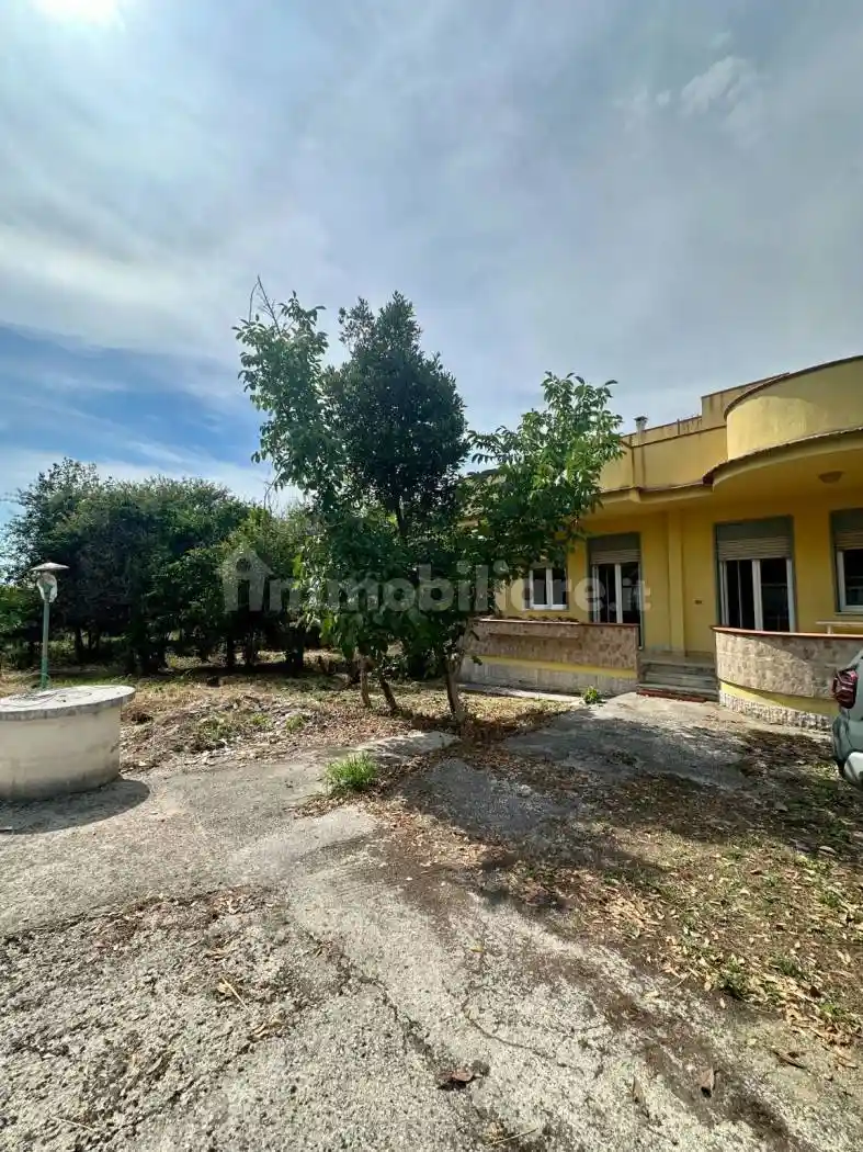 Villa in affitto a Giugliano in Campania