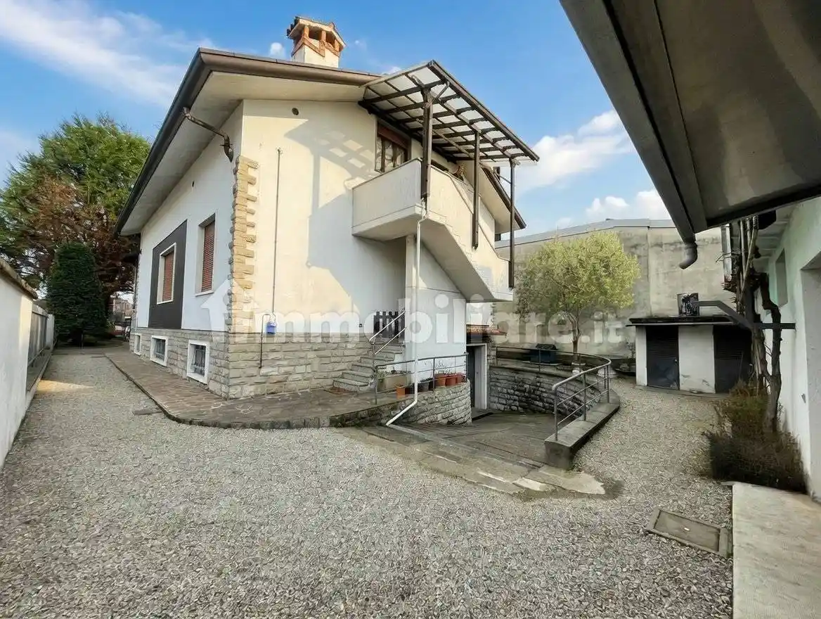 Villa in vendita a Monza