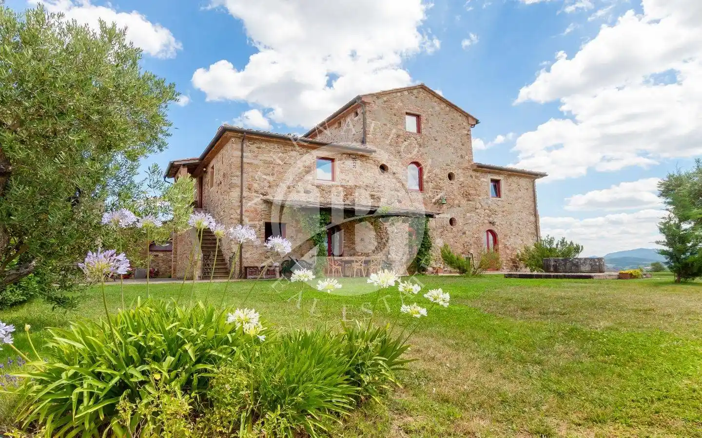 Villa in vendita a Montecatini Val di Cecina