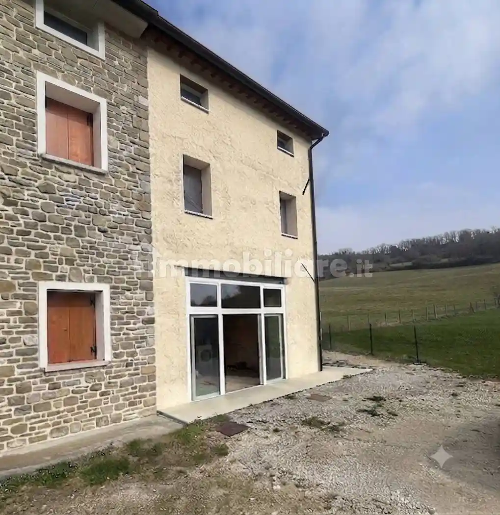 Casa indipendente in vendita a Fonte