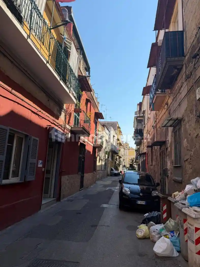 Appartamento in vendita a Napoli