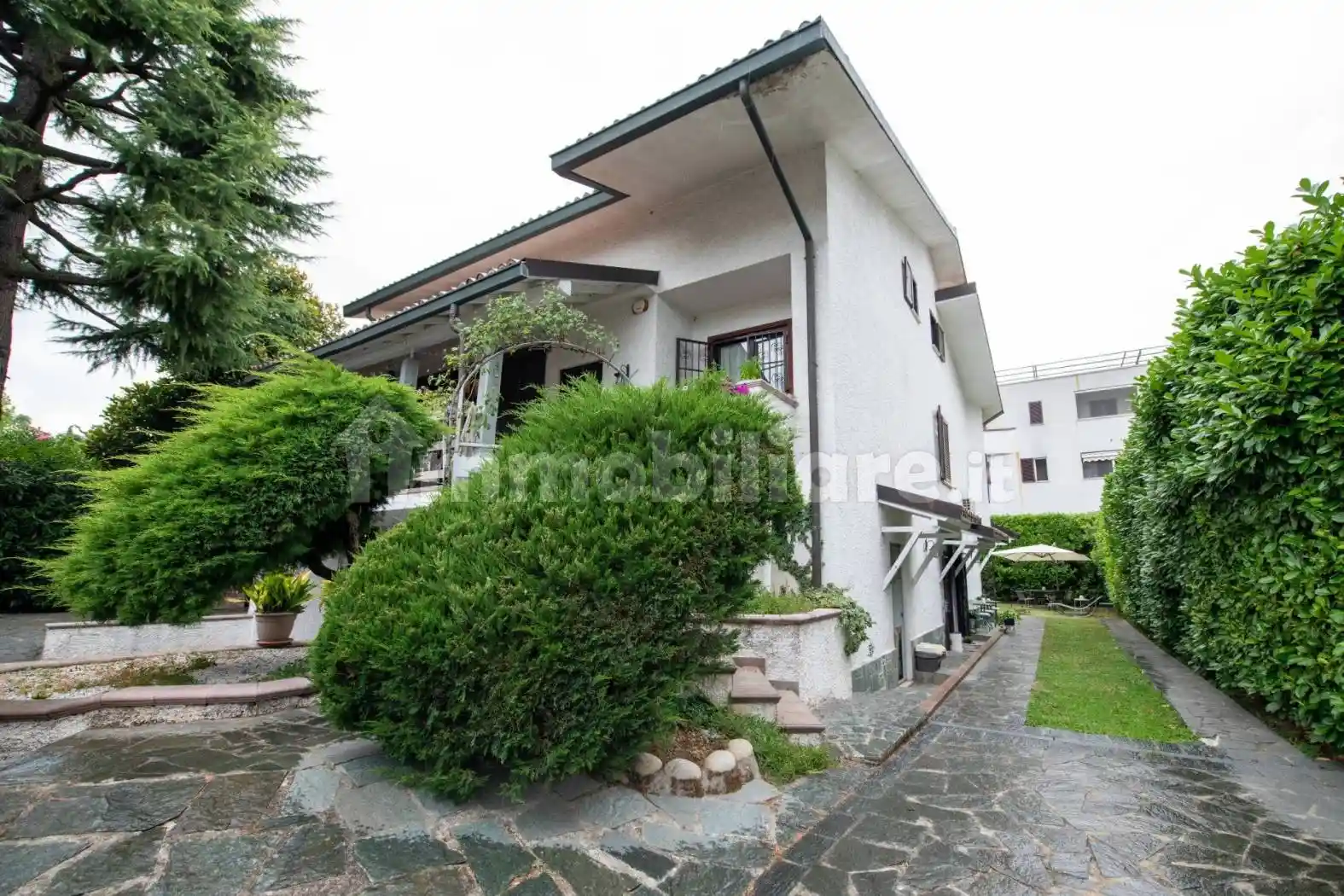 Villa in vendita a Trezzano sul Naviglio