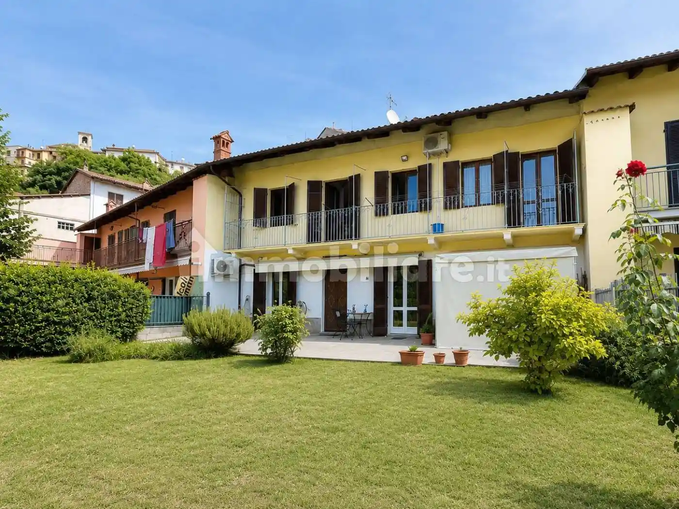 Casa indipendente in vendita a Vezza d'Alba