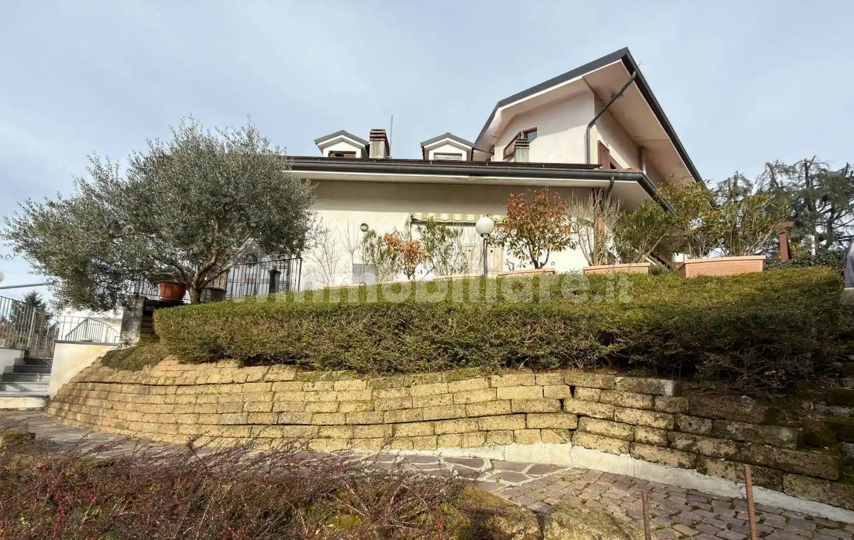 Villa in vendita a Usmate Velate