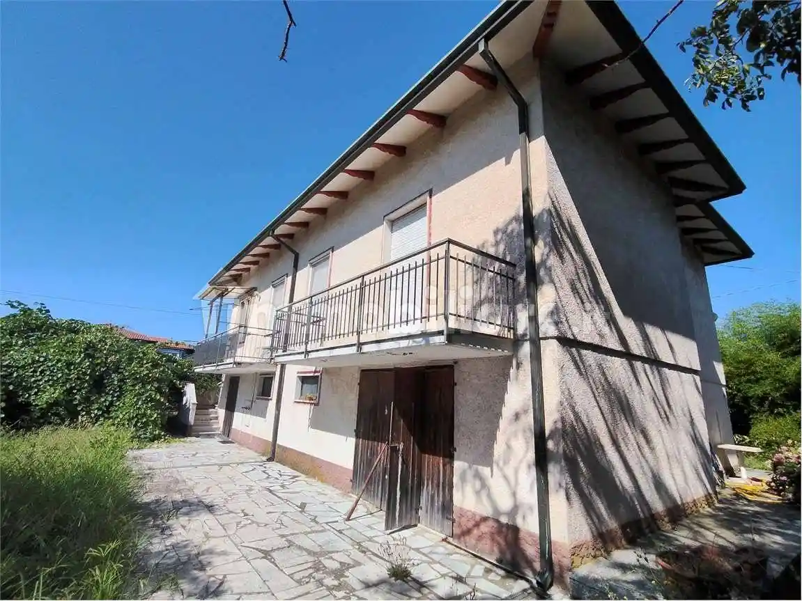 Casa indipendente in vendita a Sarzana