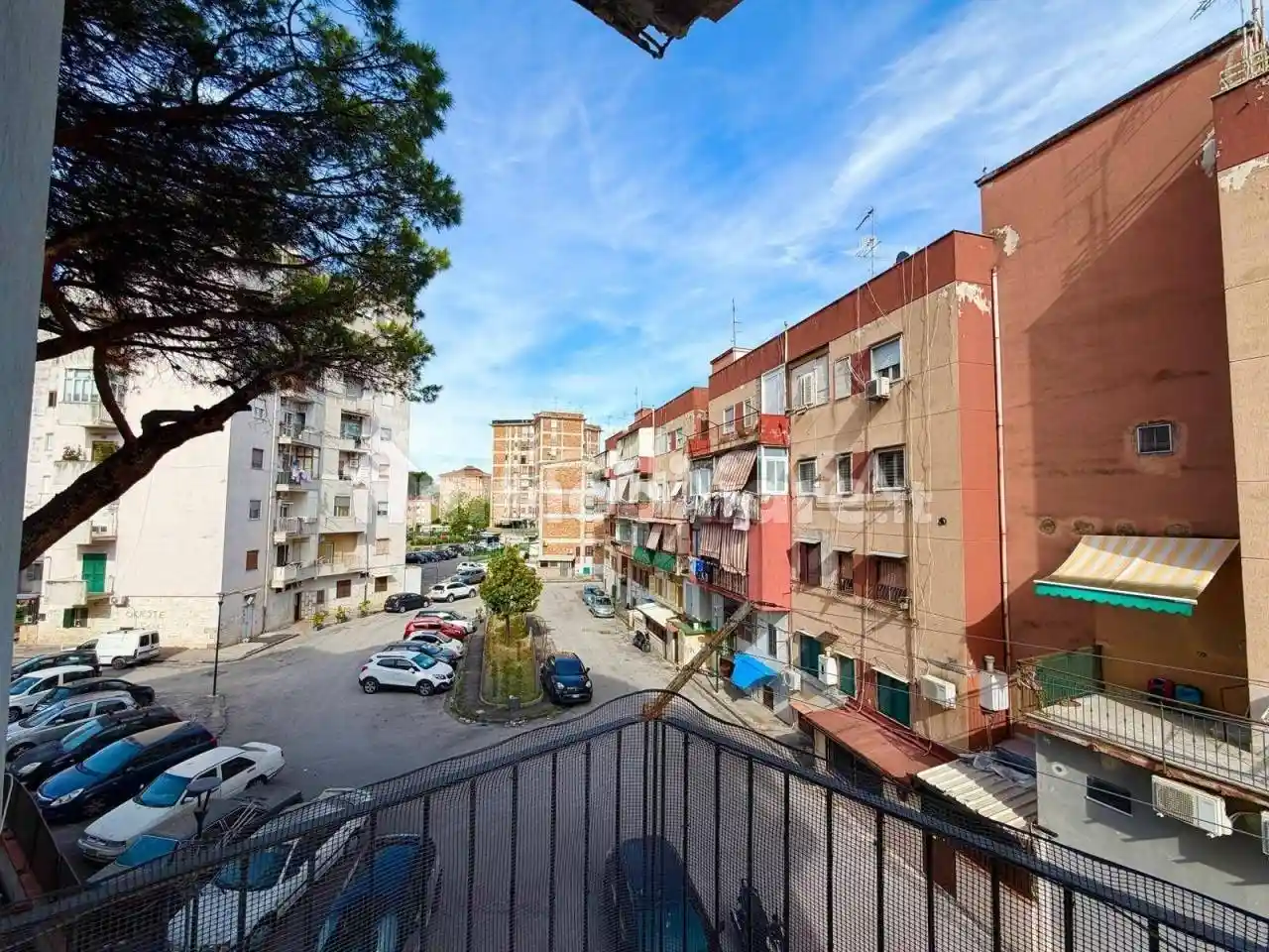 Appartamento in vendita a Napoli