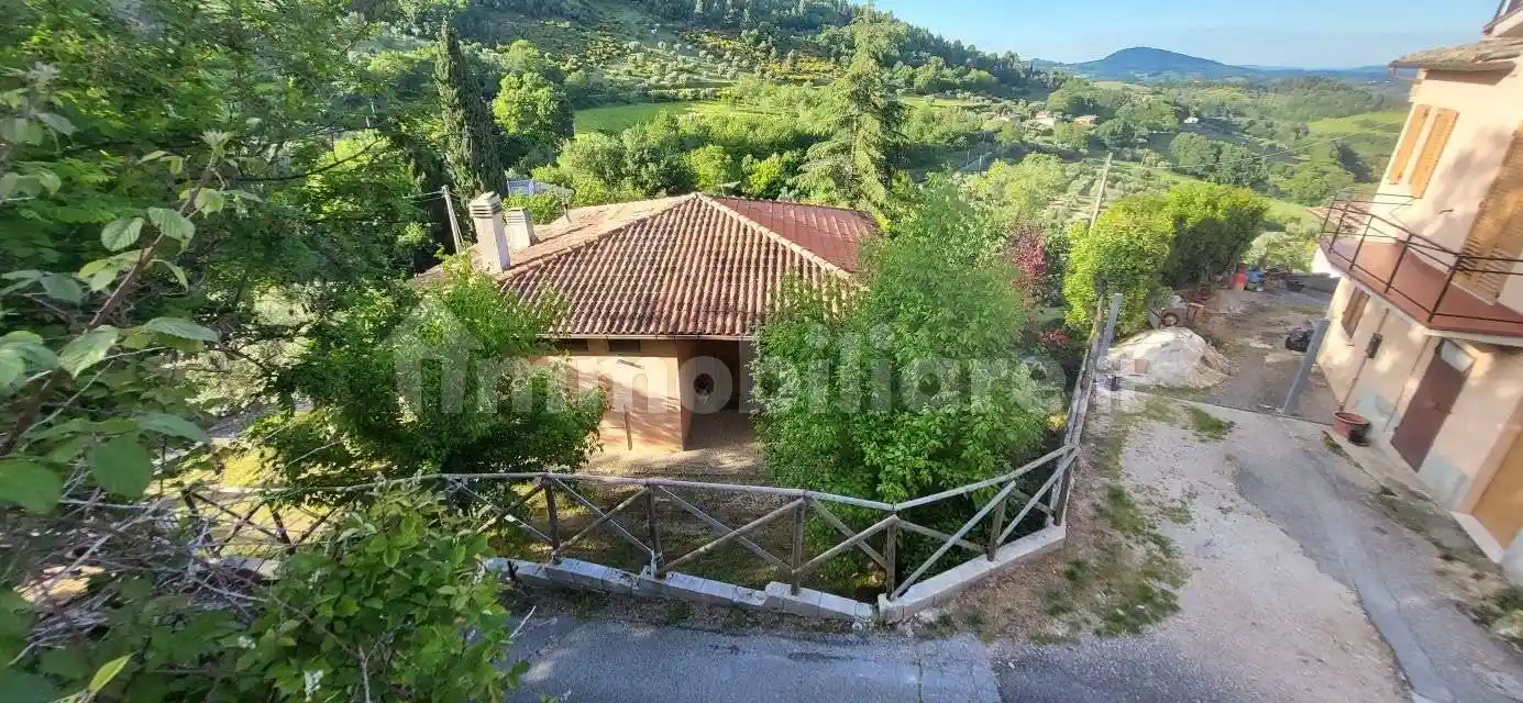 Casa indipendente in vendita a San Severino Marche