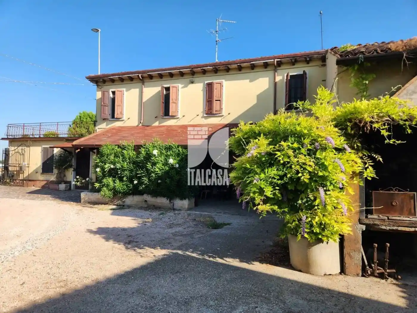Rustico - Casale in vendita a Roverbella