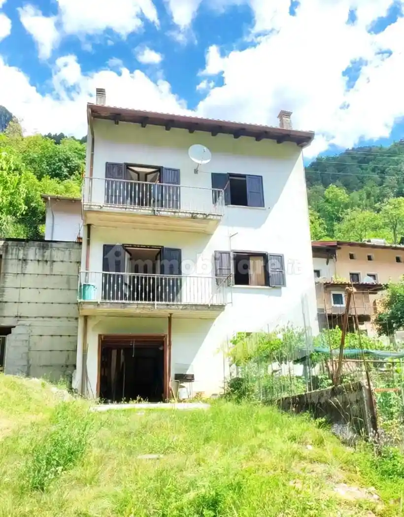Appartamento in vendita a Chiusaforte