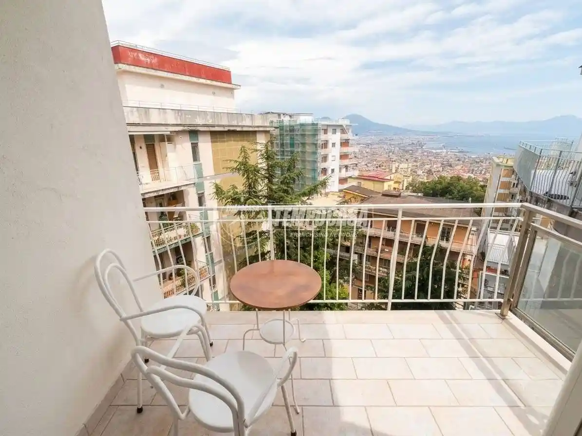 Appartamento in vendita a Napoli