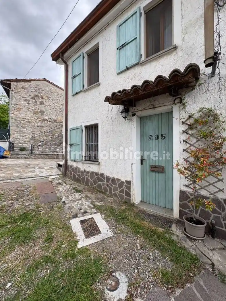 Villa in vendita a Coli