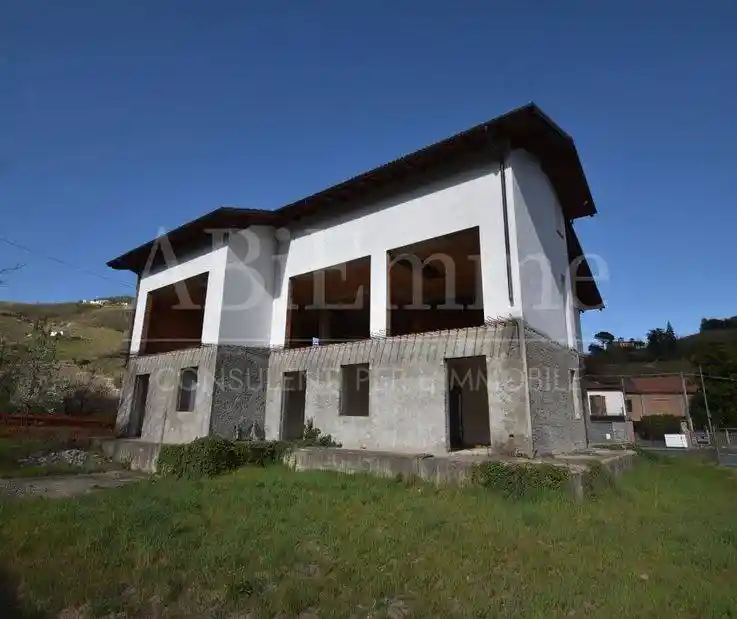 Villa in vendita a Santo Stefano Belbo
