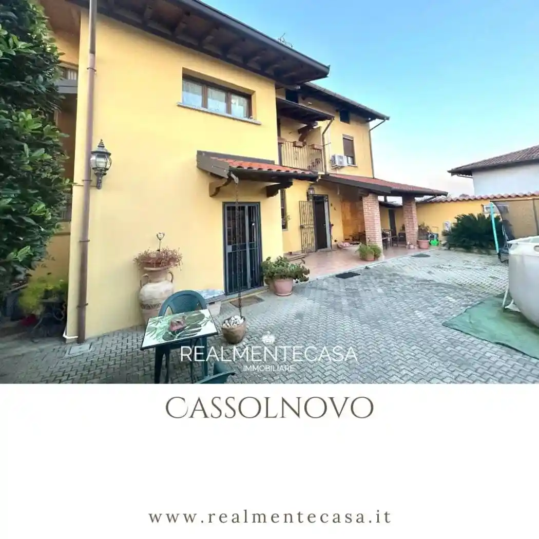 Villa in vendita a Cassolnovo