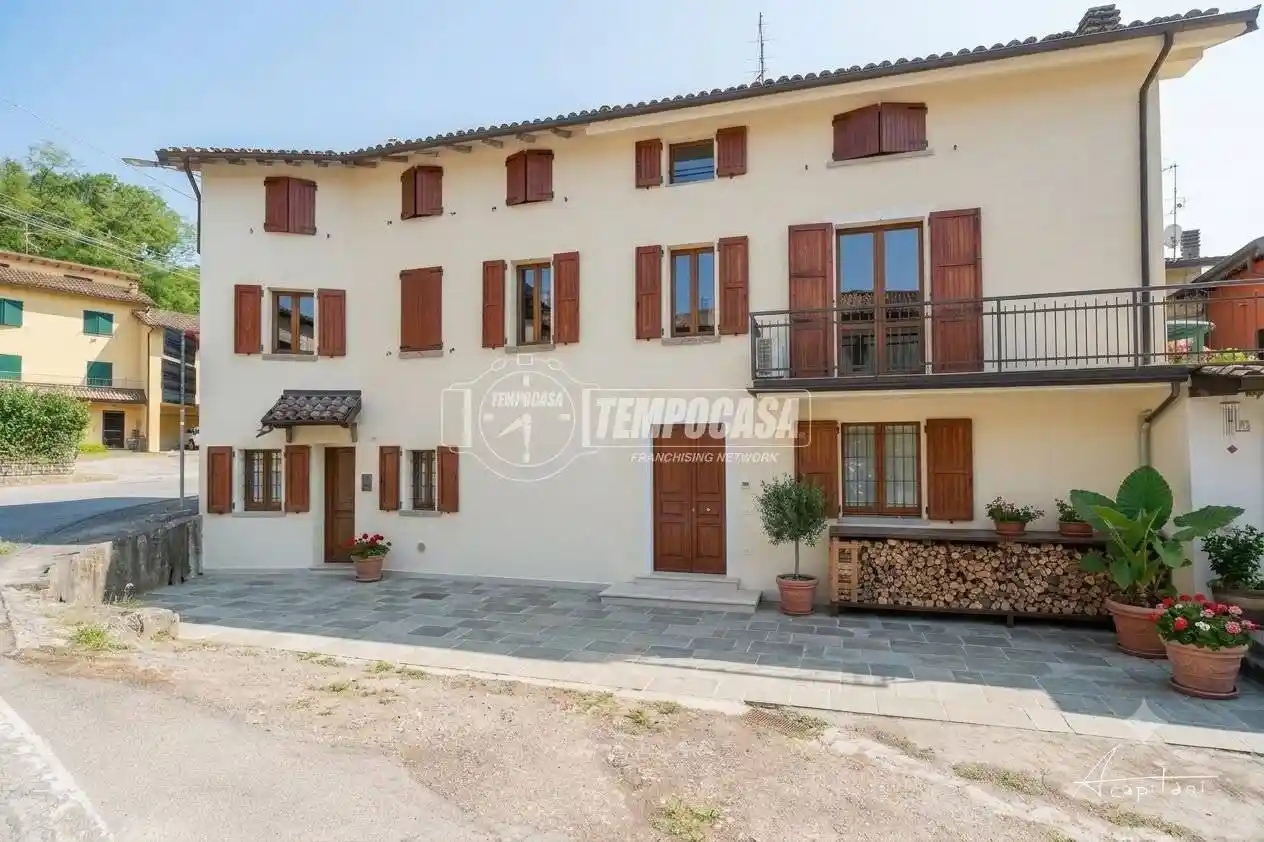 Casa indipendente in vendita a Vezzano sul Crostolo