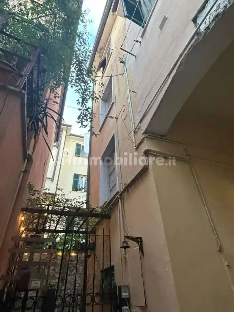 Casa indipendente in vendita a Massa