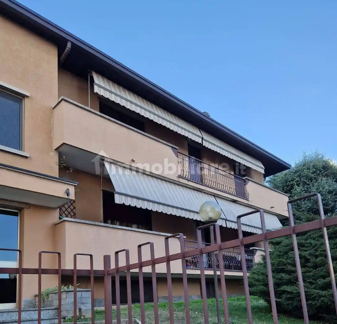 Appartamento in vendita a Caronno Varesino