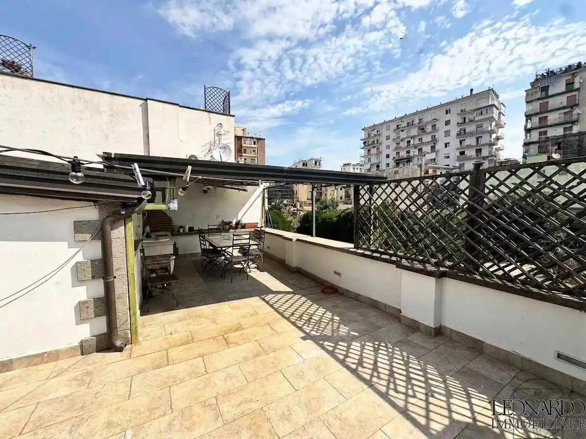 Appartamento in vendita a Napoli