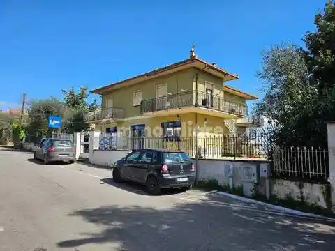 Villa in vendita a Fabrica di Roma