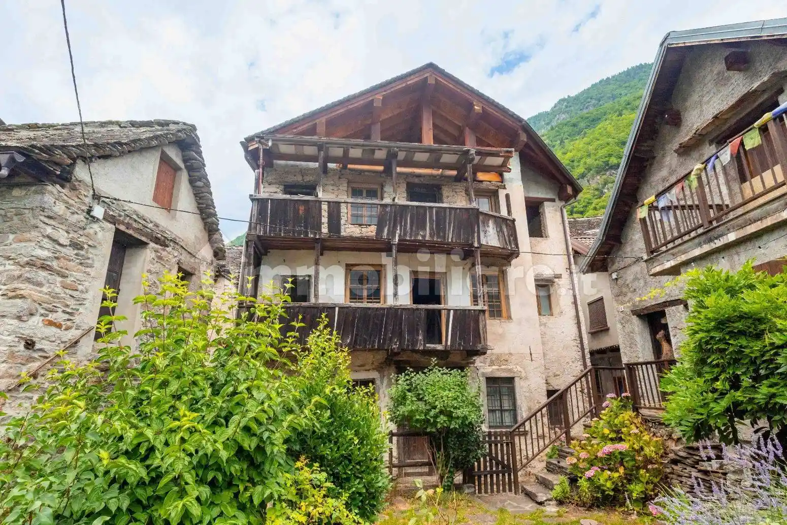 Villa in vendita a Vanzone con San Carlo