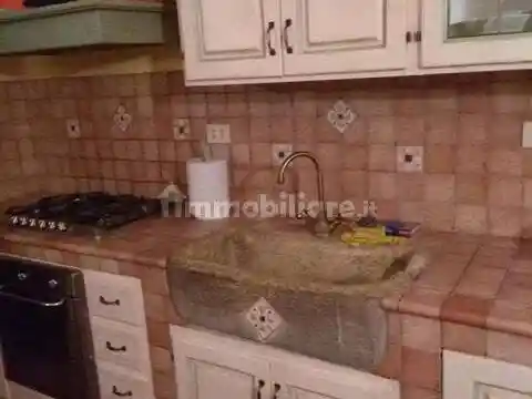 Appartamento in vendita a Camporgiano