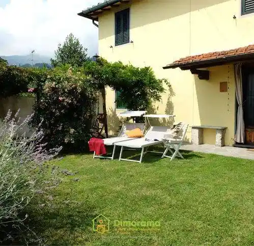 Casa indipendente in vendita a Camaiore