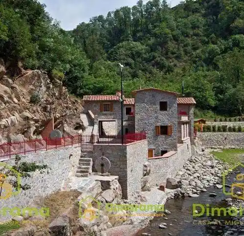 Rustico - Casale in vendita a Pescia