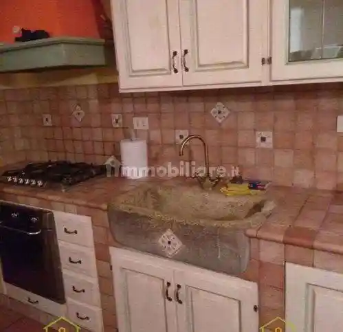 Appartamento in vendita a Camporgiano