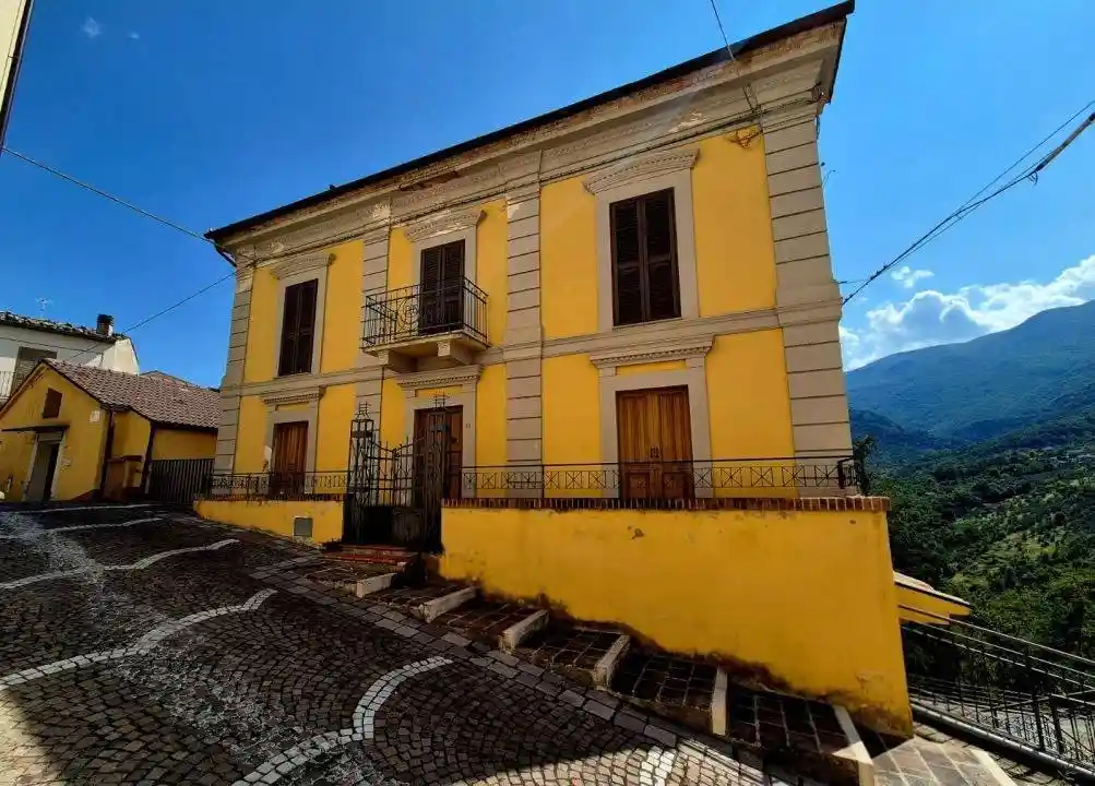 Villa in vendita a Farindola