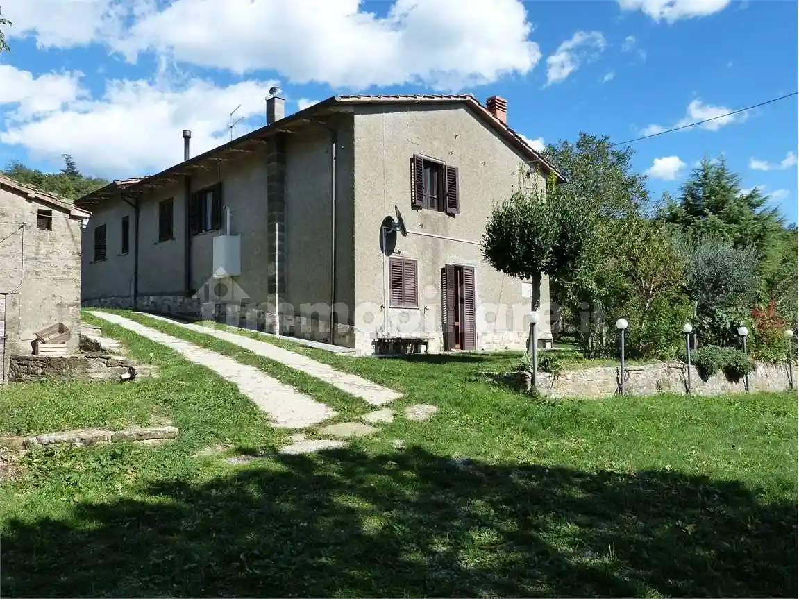 Casa indipendente in vendita a Subbiano