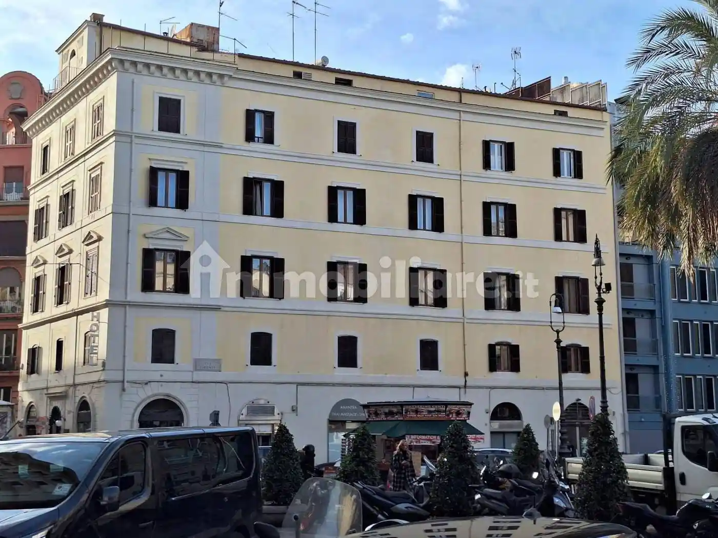 Palazzo - Edificio in vendita a Roma