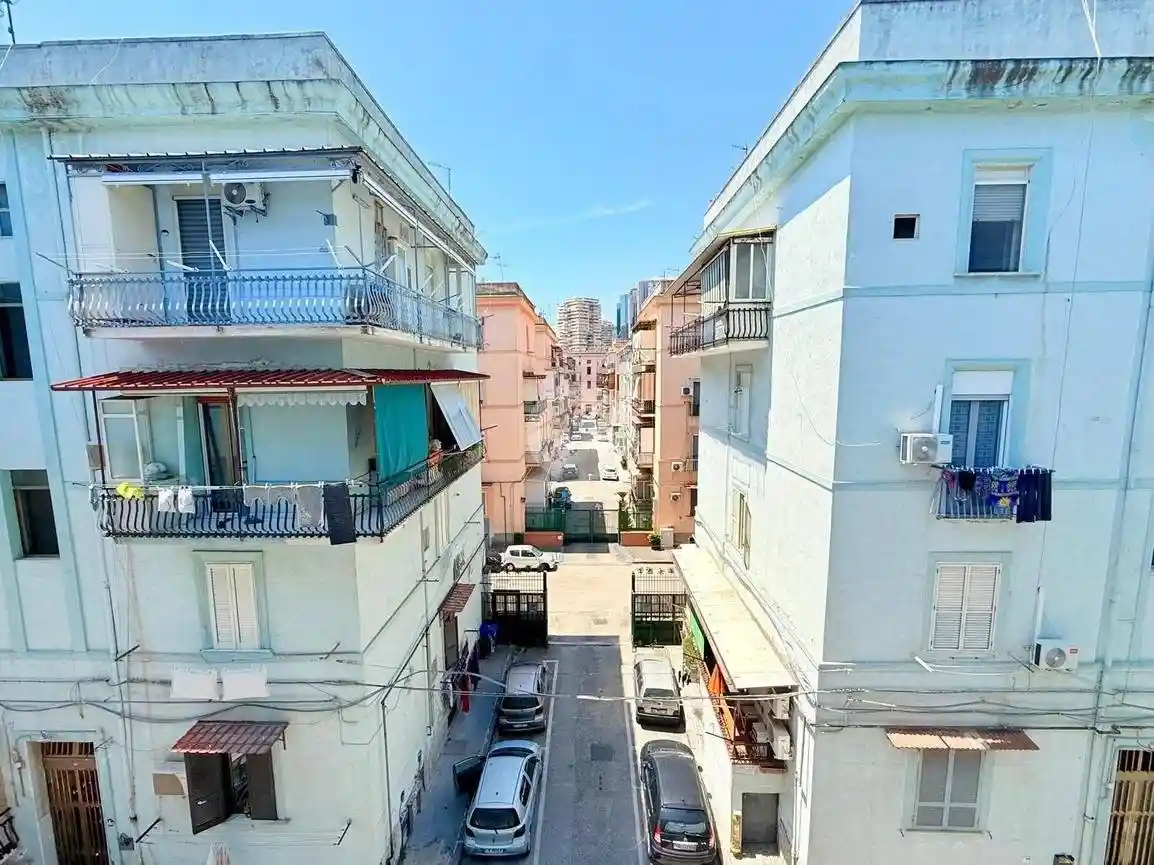 Appartamento in vendita a Napoli