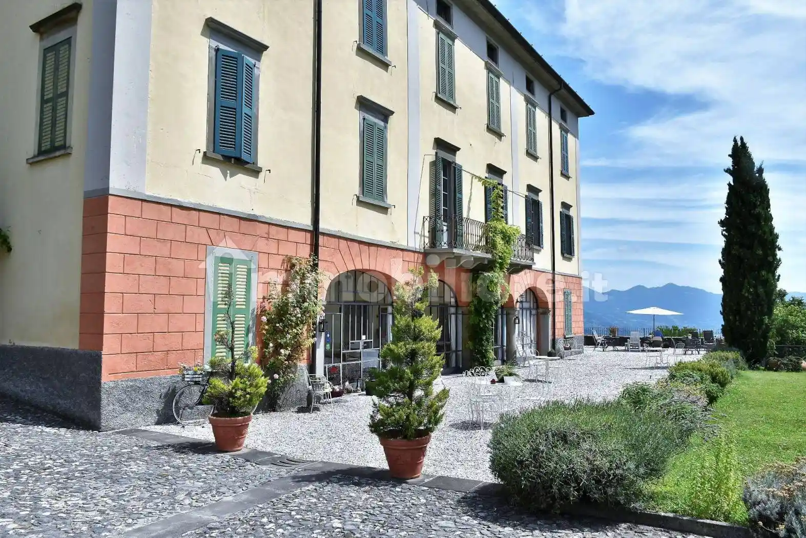Appartamento in affitto a Solto Collina