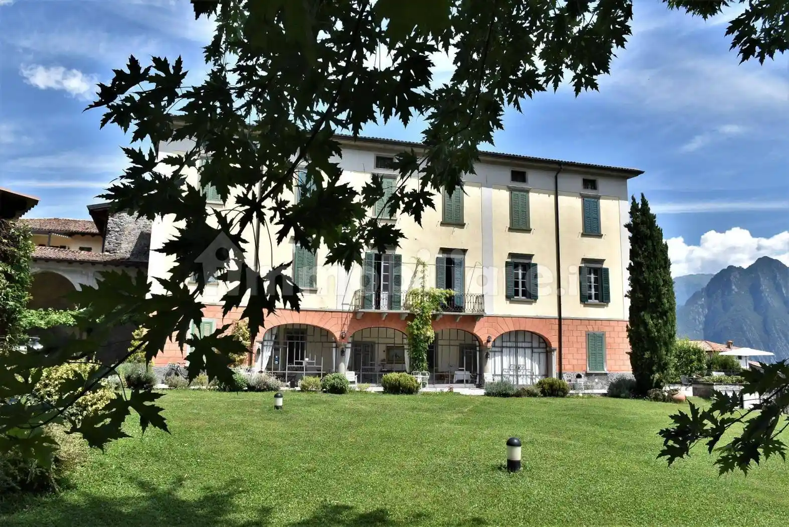 Appartamento in affitto a Solto Collina