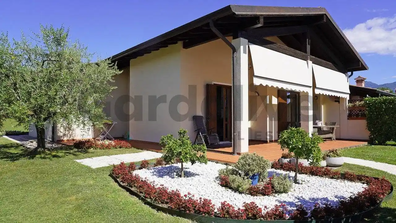Villa in vendita a San Felice del Benaco