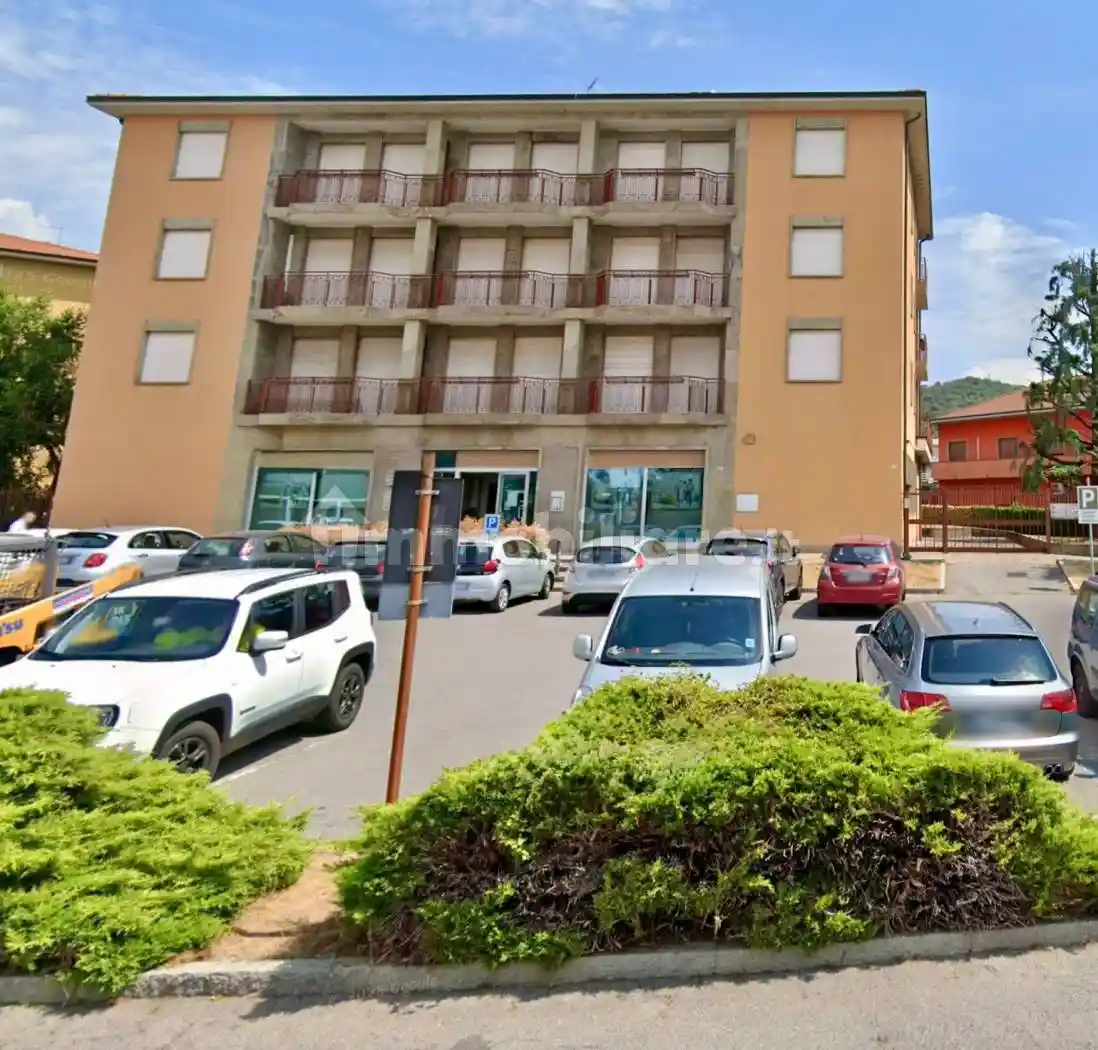 Palazzo - Edificio in vendita a Albano Sant'Alessandro
