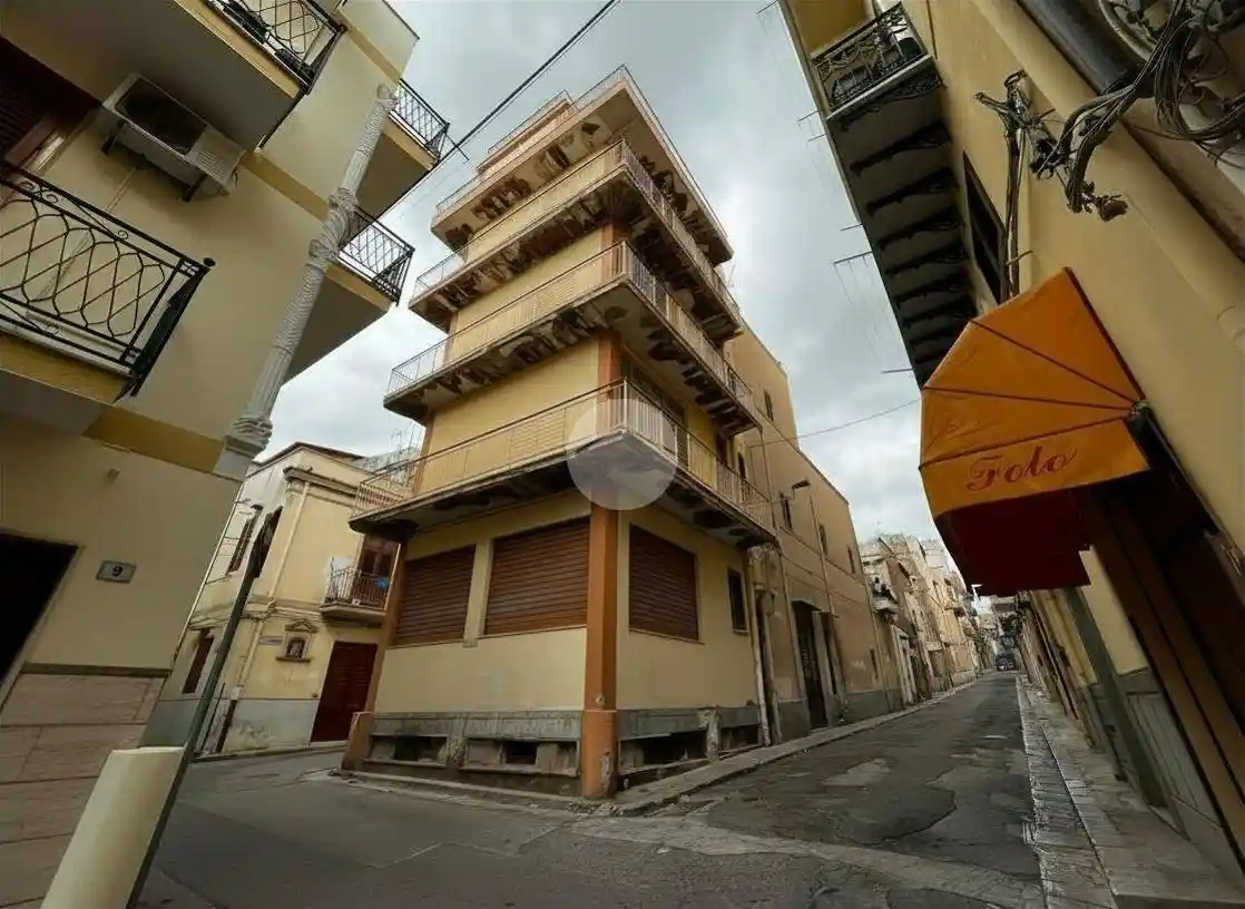 Palazzo - Edificio in vendita a Bagheria