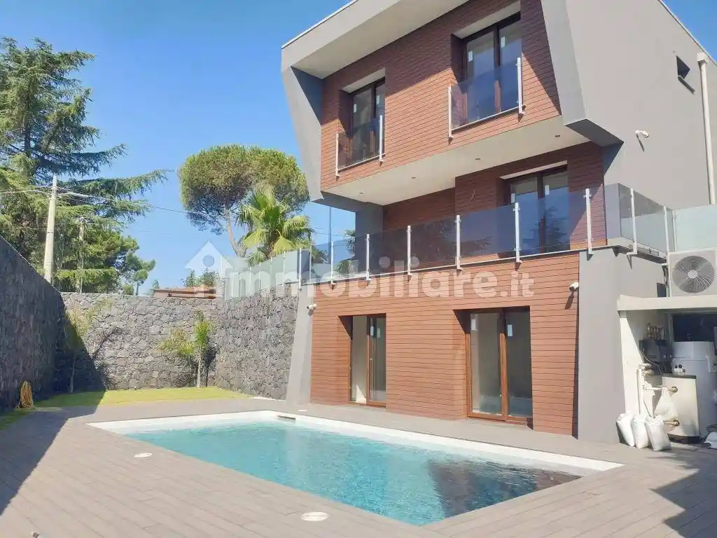 Villa in vendita a Pedara