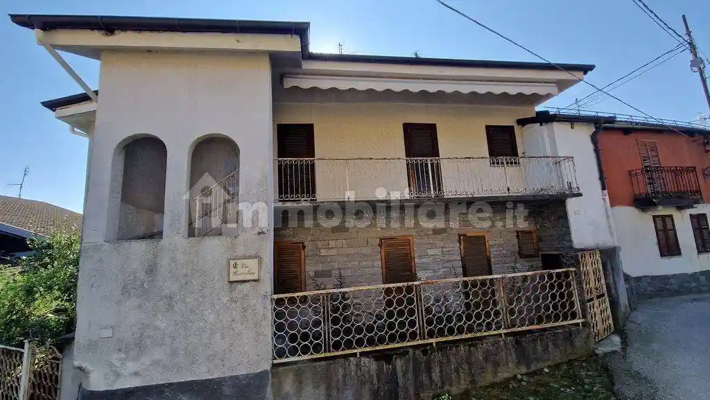 Casa indipendente in vendita a Quarna Sopra
