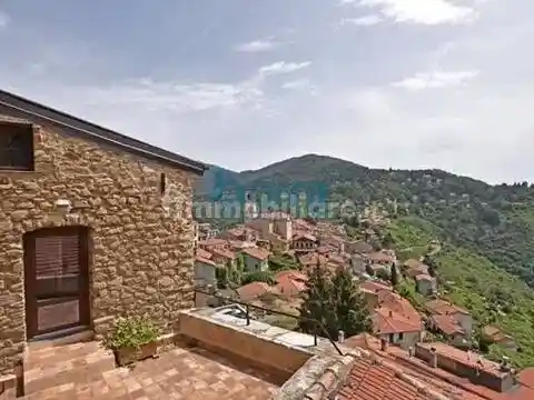 Casa indipendente in vendita a Bajardo