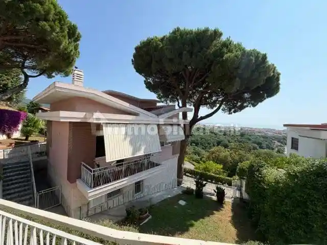 Villa in vendita a Borghetto Santo Spirito