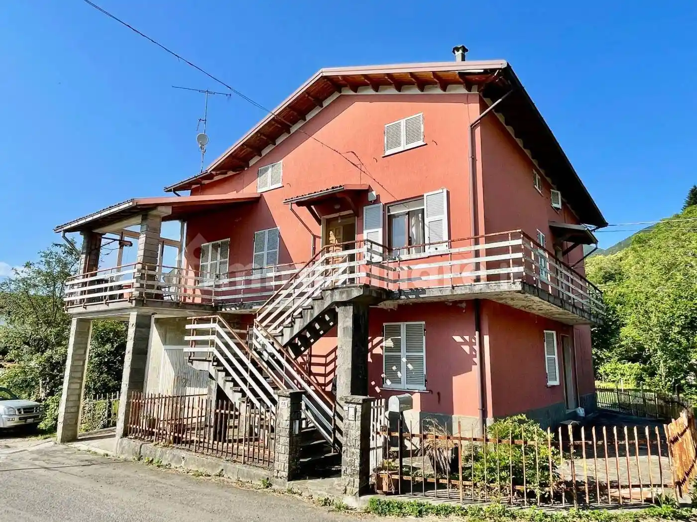 Villa in vendita a Tornolo