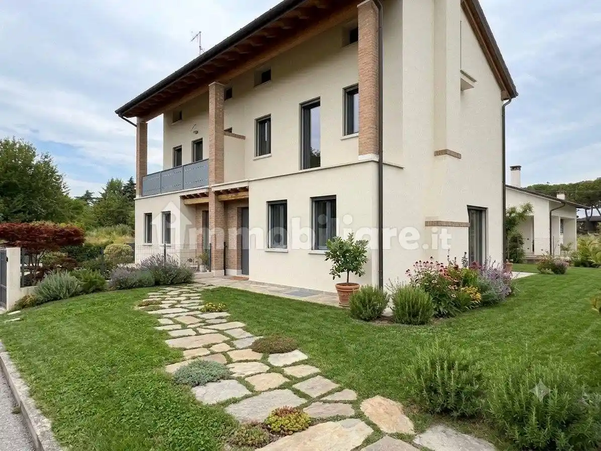 Villa in vendita a Paese