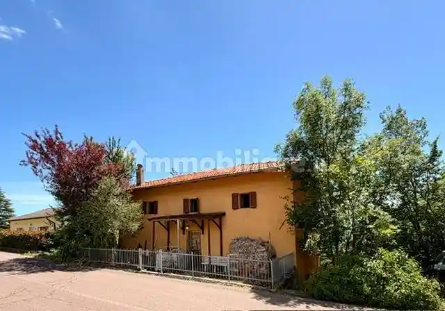 Casa indipendente in vendita a Gaggio Montano