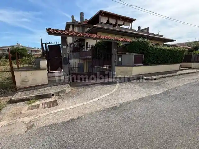 Appartamento in vendita a Aprilia