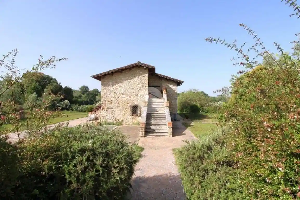 Appartamento in affitto a Fara in Sabina
