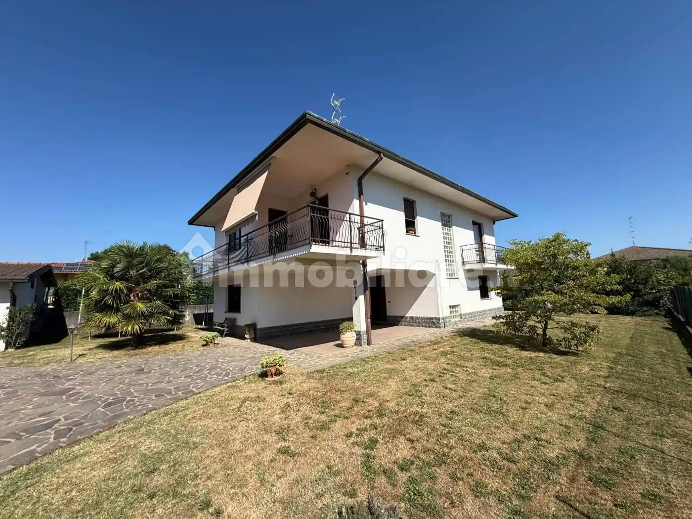 Villa in vendita a Cadorago
