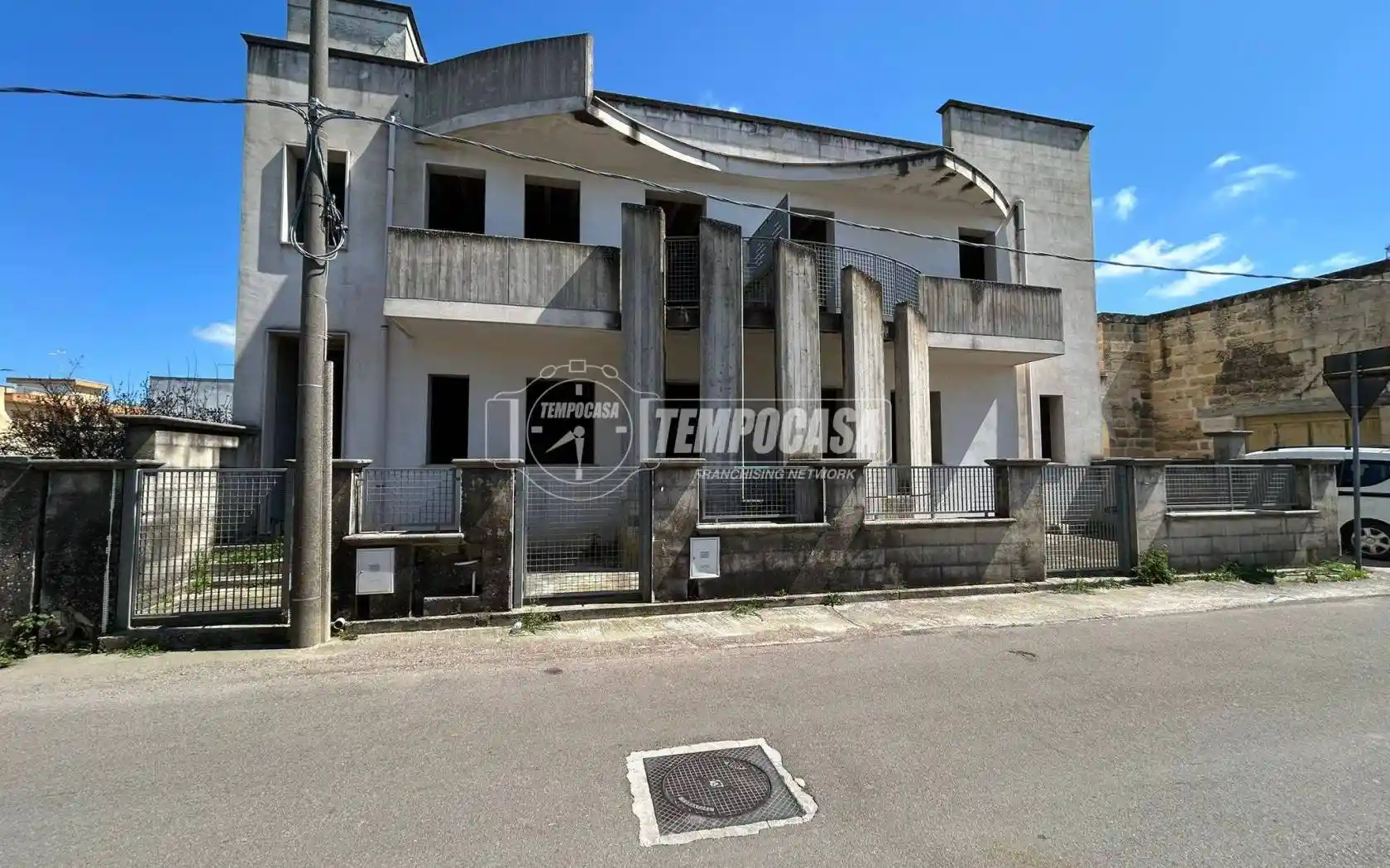Palazzo - Edificio in vendita a Lizzanello